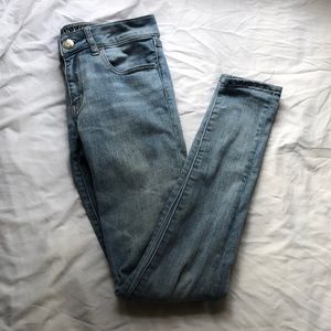 American Eagle light wash jegging
